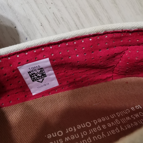 Toms Slid-on Shoes - Picture 8 of 12